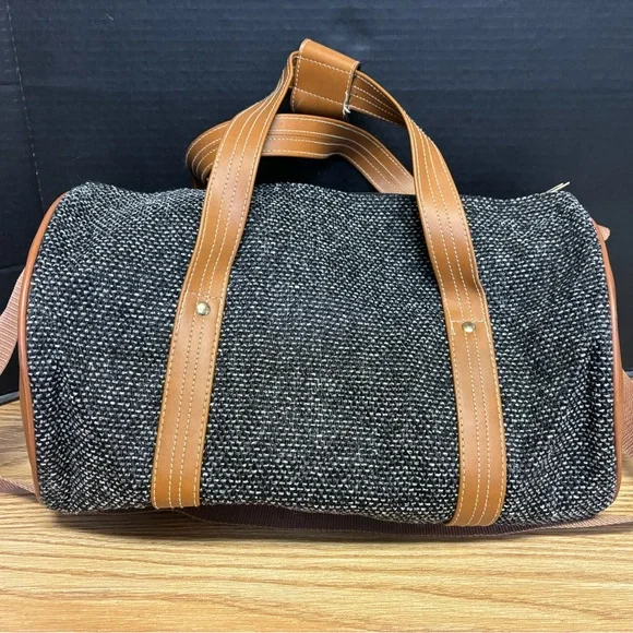 Vintage Oscar De Le Renta Studio Small Duffel Bag #4360 - Picture 3 of 8